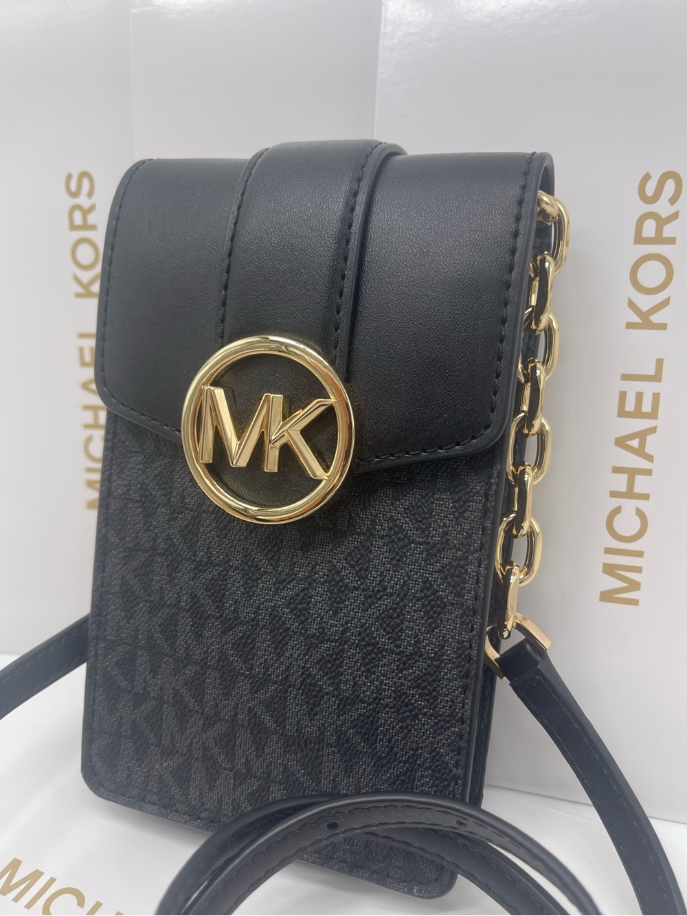 Michael Kors Carmen Small NS Phone Xbody Crossbody Bag Black 
NWT
